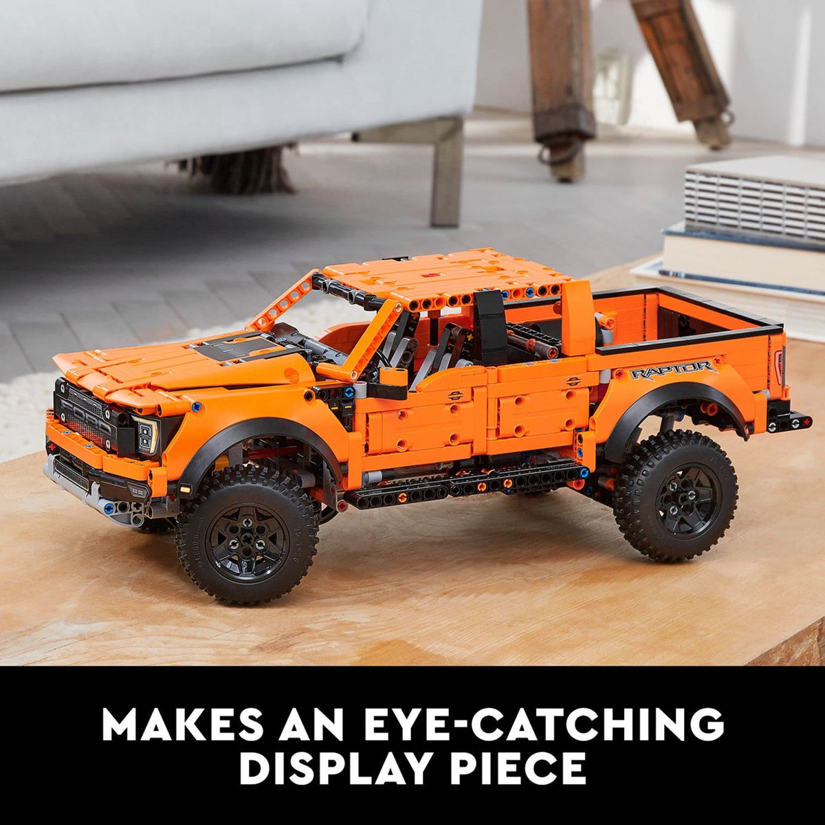 Model Building Kit 1,379 Pieces T3071